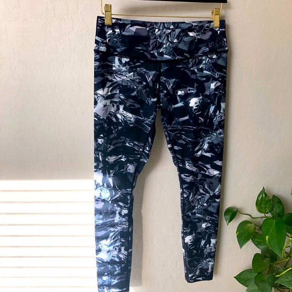 Reebok Pants - REEBOK leggings workout hidden waist pocket sz MP